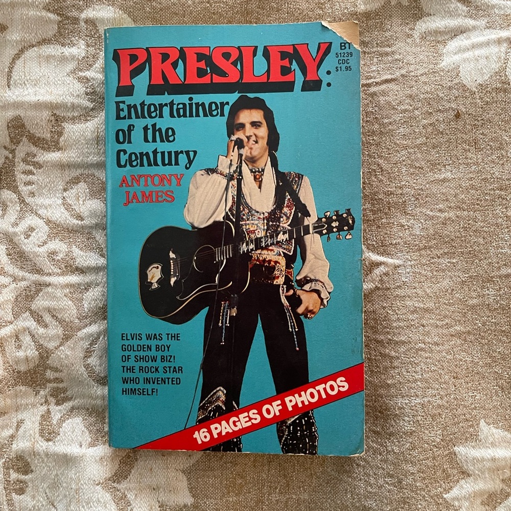 Elvis Presley Entertainer of the Century Book